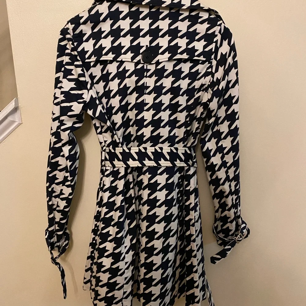 Vertigo Paris Black and White Houndstooth Coat - Picture 2 of 4